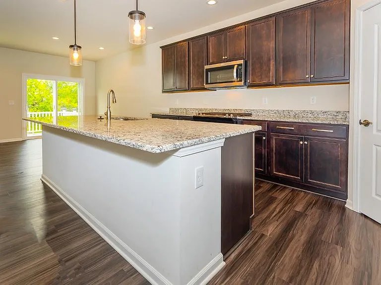 2801 Dillon Dr — Photo 16