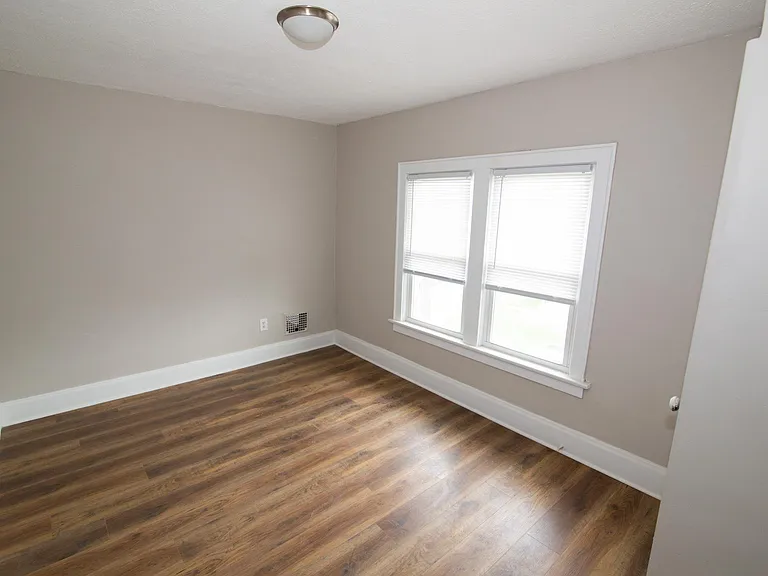 248 E Welch Ave — Photo 9
