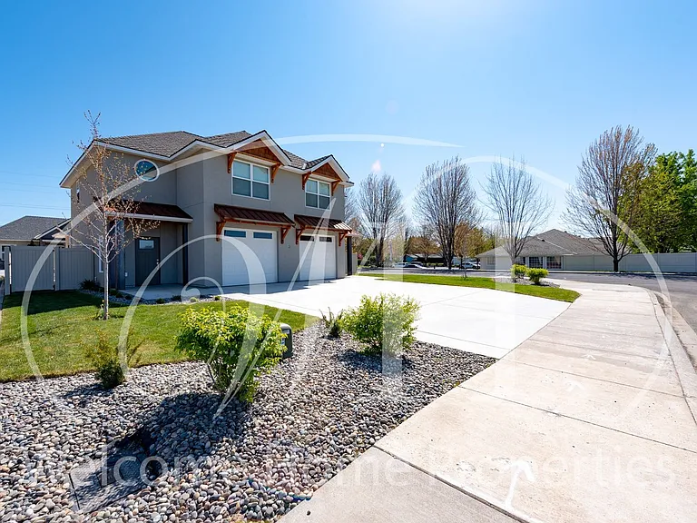 2 NE Hadley Way — Photo 24