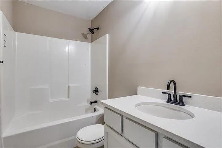 12832 W Wheatland St — Photo 2