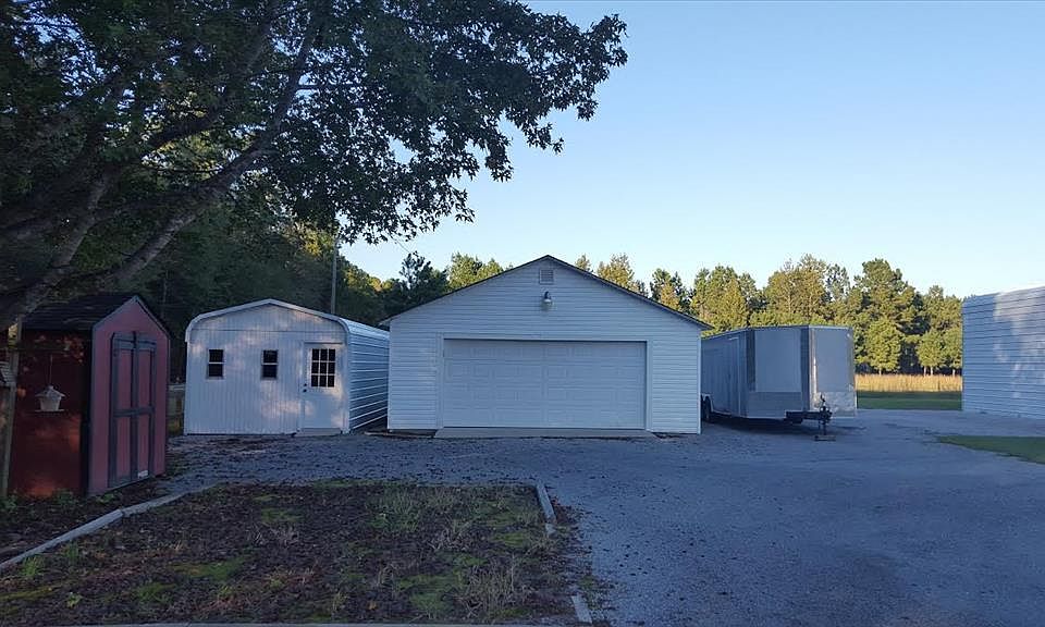 2nd image of 1209 Hill Harrell Rd