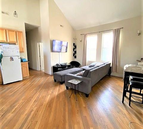 2nd image of 2305 W Grand Ave