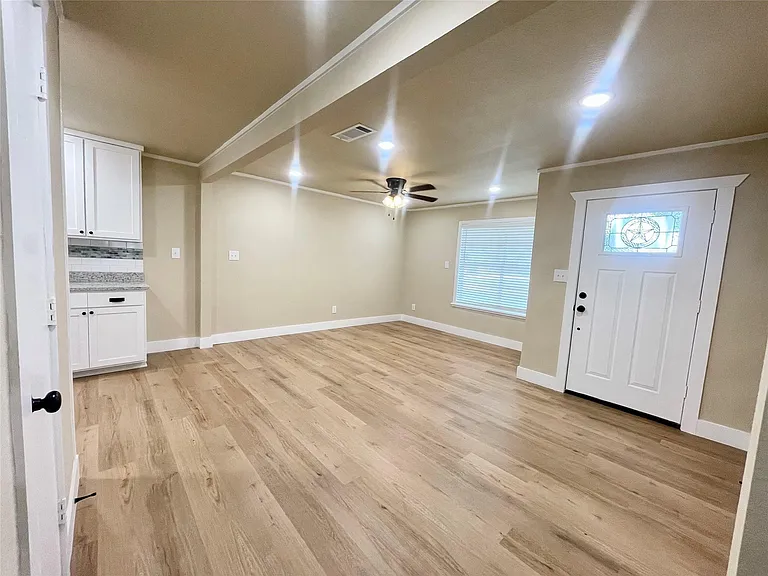 515 Maple St — Photo 9