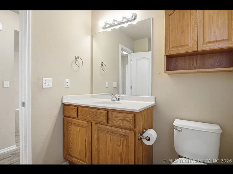 605 E Linden Ln — Photo 17