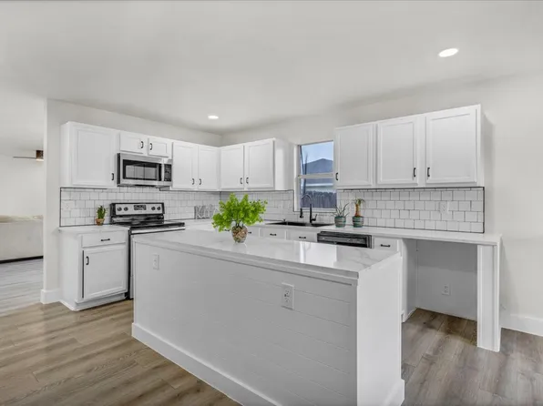2225 Birch Dr, Little Elm, TX 75068