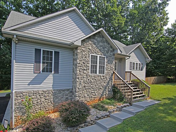 2nd image of 109 Woodlake Dr