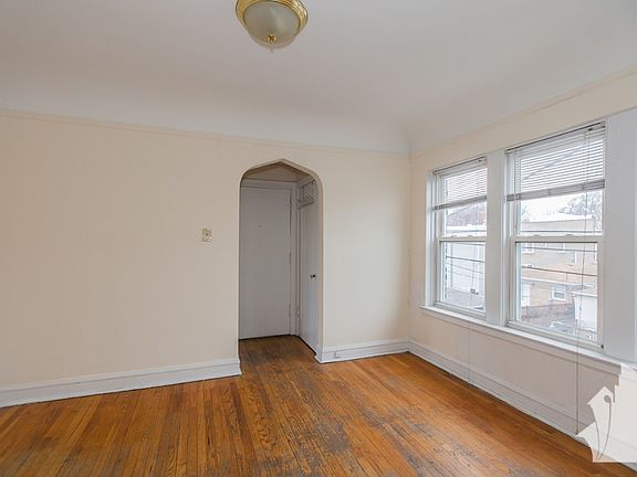 5th image of 2944 N Albany Ave APT 3E