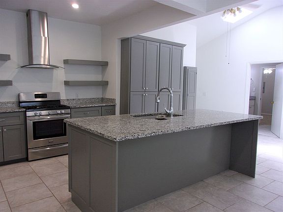 5th image of 440 NW 27th St #748760925