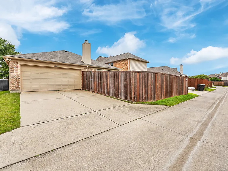 12618 Red Hawk Dr — Photo 27