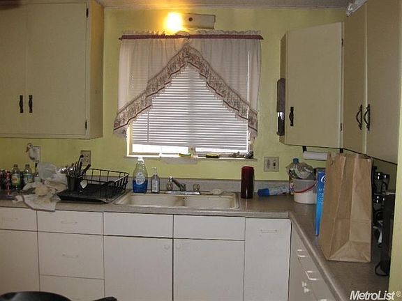 3rd image of 6413 Craighurst Dr