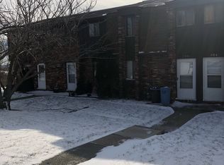 206 Village Ln, West Mifflin, PA