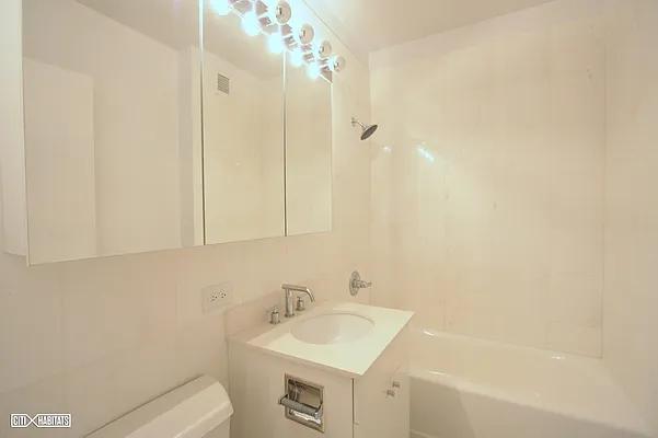 Rented by Citi Habitats | media 25