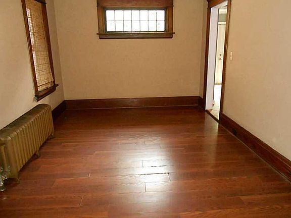 5th image of 1153 W 6th St