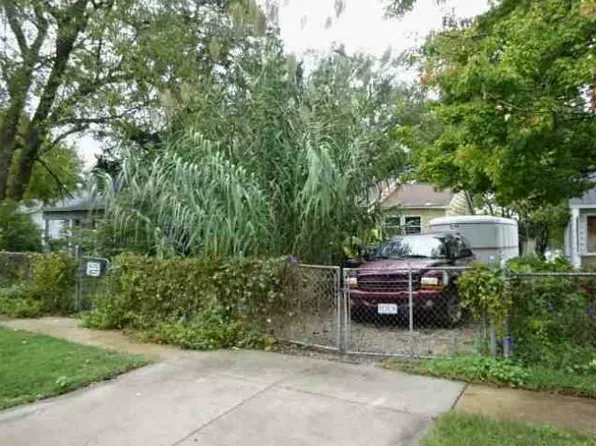 2221 N Kellett Ave, Springfield, MO 65803