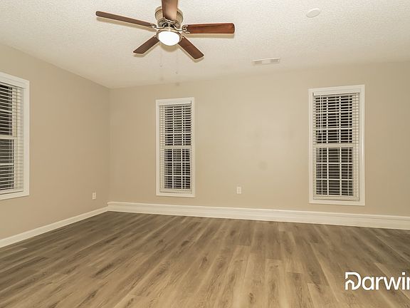 5th image of 3010 Williams Farm Dr