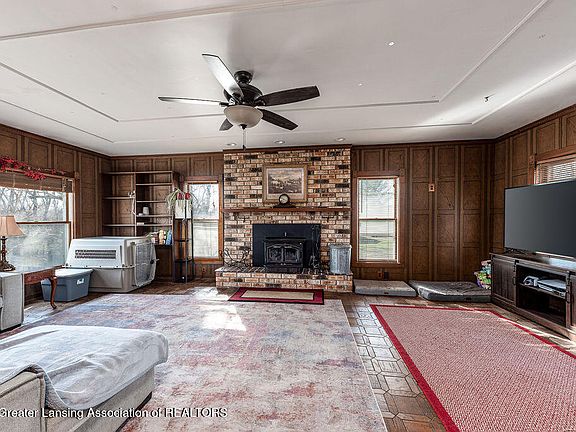 3rd image of 5961 Horstmeyer Rd