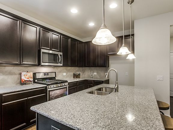 Model Representation - Large island kitchen