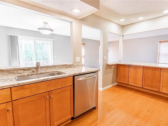 4th image of 5415 Village Station Cir