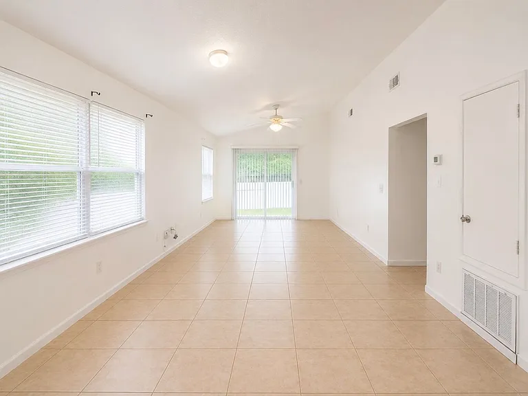 11603 Sarita Ct — Photo 3