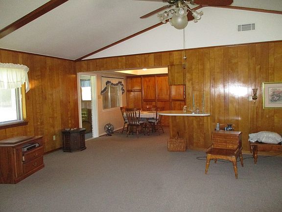 3rd image of 302 Ronald Ave