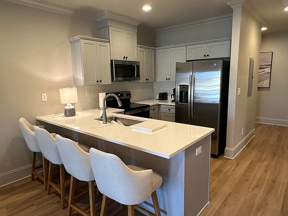 5th image of 908 Queen City Ave #C