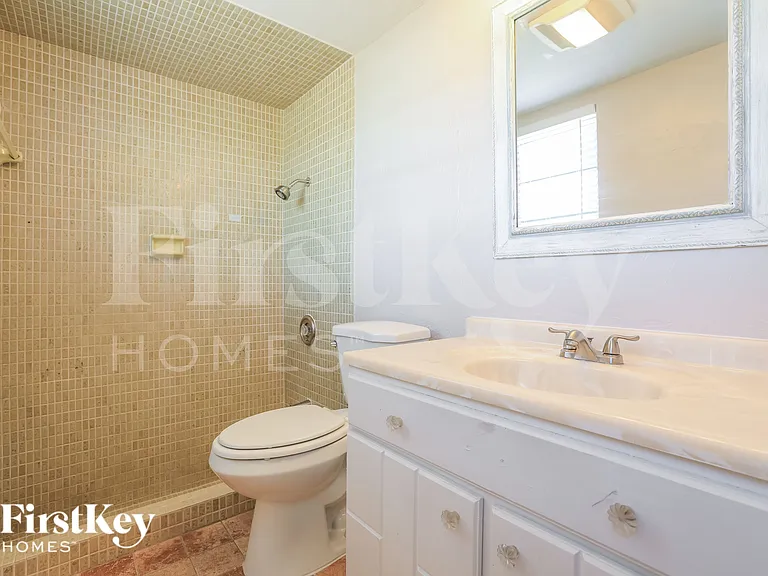 63 Rotonda Cir — Photo 15