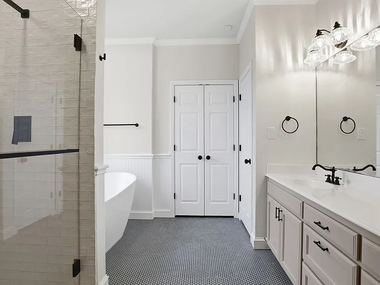 1404 Chaucer Dr — Photo 4