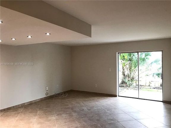 3rd image of C105-9355 Fontainebleau Blvd #C105