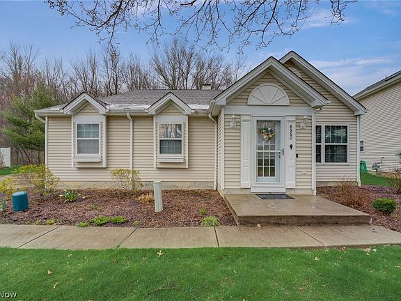 3rd image of 8960 Ashwood Ct