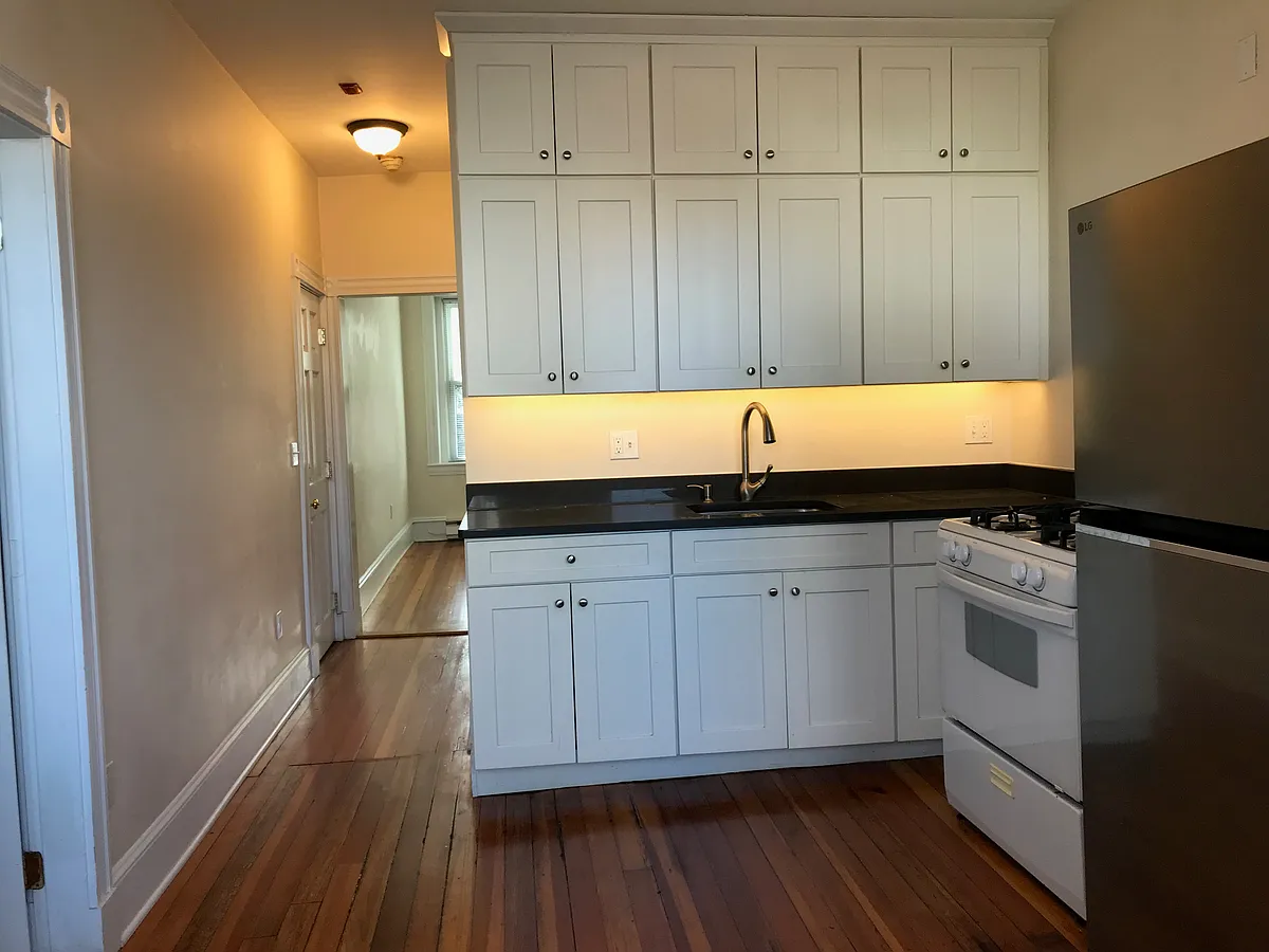 Building Photo - 31 Revere St #1