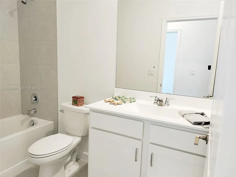 654 SE Lake Falls St #654 — Photo 17