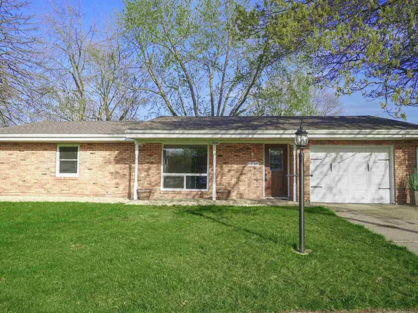 1330 Viking Dr, South Bend, IN 46628