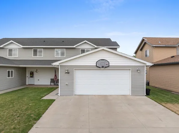1708 23rd Ave NW, Minot, ND 58703