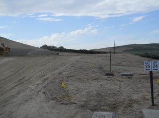 1327 W Pax Ct, Sunnyside, WA 98944