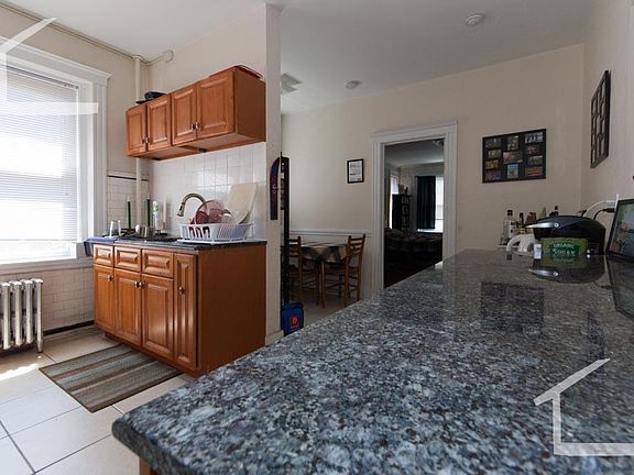 3rd image of 19 James St #4