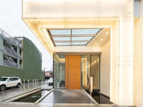 2220 Kingsway #320, Vancouver, BC V5N 0G4
