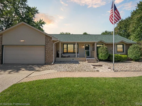 5285 Old Haver Hill Ct, Grand Blanc, MI 48439