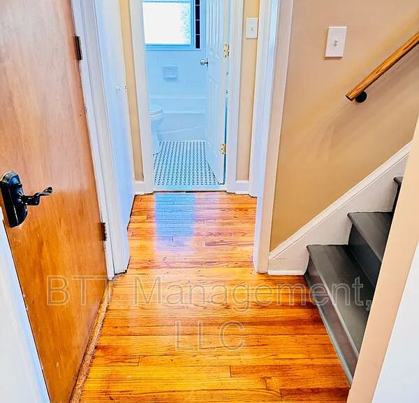 908 Hudson Ave #6 — Photo 24