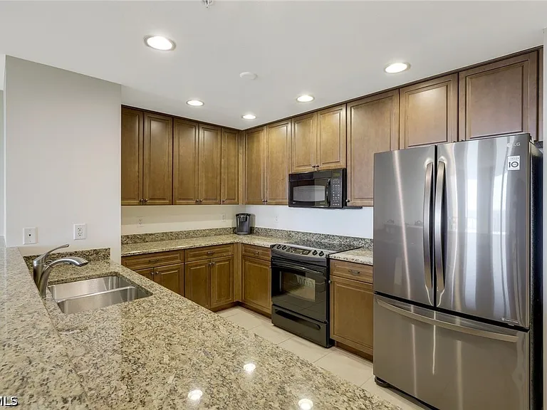 5781 Cape Harbour Dr #708 — Photo 6