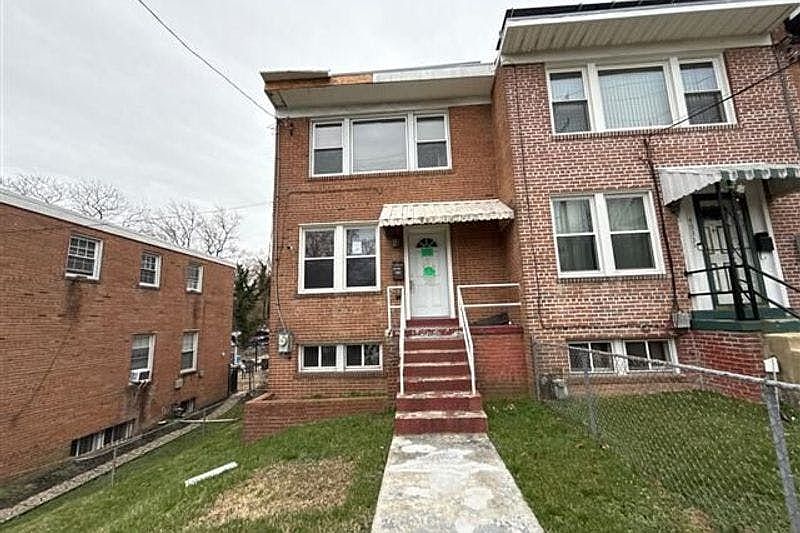 1st image of 4035 D St SE