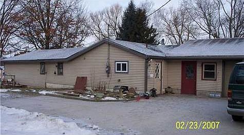 3rd image of 8421 Willow Dr