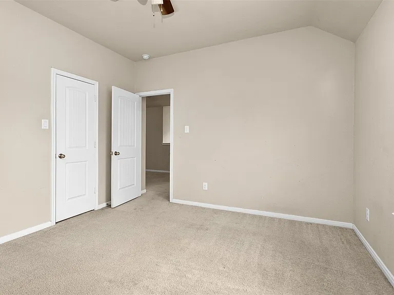 9419 Elliotts Ct — Photo 40