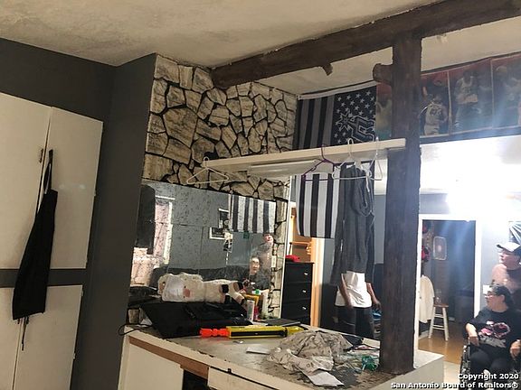 3rd image of 4416 Eldridge Ave
