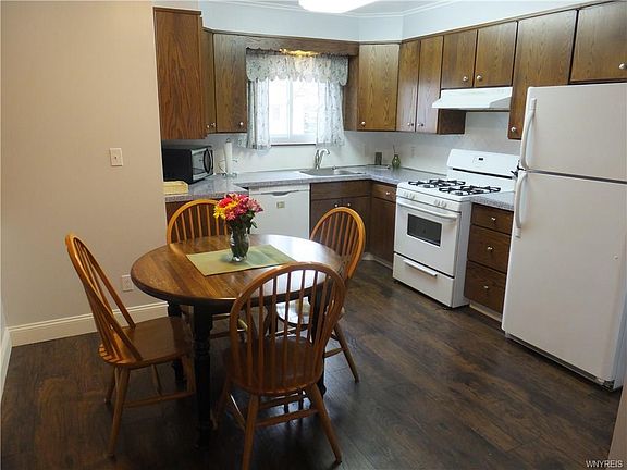 3rd image of 2749 Livingston Ave