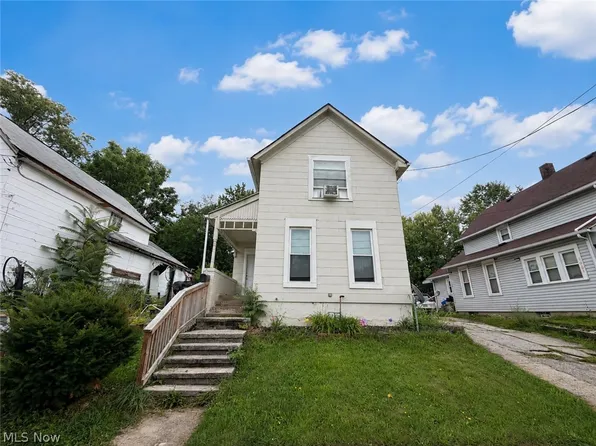 1027 Yale St, Akron, OH 44301