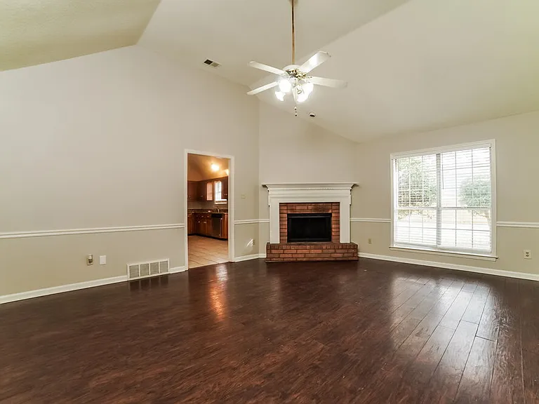 5618 Heather View Dr — Photo 3