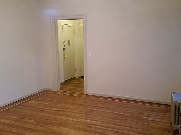 3rd image of 1195 Washington Ave #25
