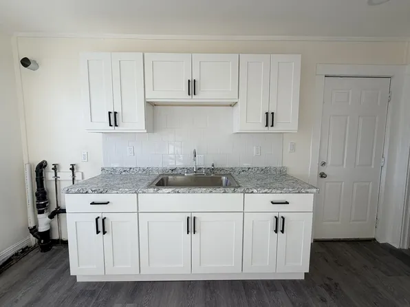 574 W Main St, New Britain, CT 06053