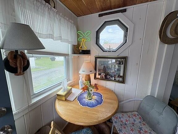 4th image of 9 E Grand Avenue #15