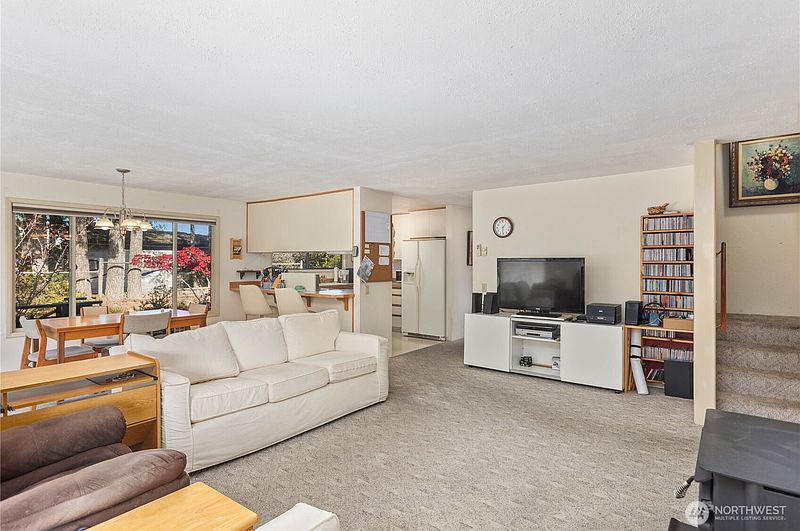 5th image of 350 Olympic Drive E
